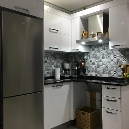 Beautiful 1 Bedroom Studio *