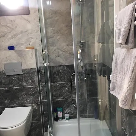 Beautiful 1 Bedroom Studio