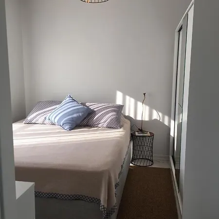 Beautiful 1 Bedroom Studio *