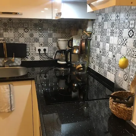 Beautiful 1 Bedroom Studio Apartamento *